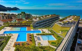 Resort frente ao mar apto 1222 DNA Praia Grande